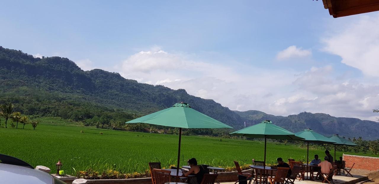 Vila Tenjo Gunung Cilowa Luaran gambar