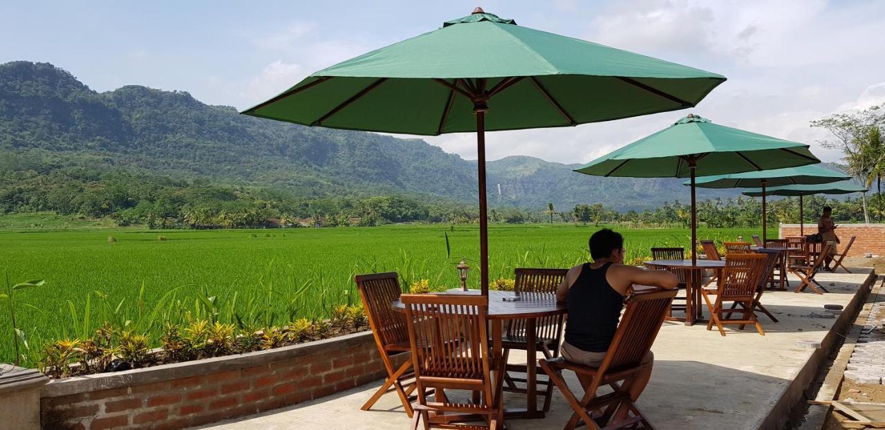 Vila Tenjo Gunung Cilowa Luaran gambar
